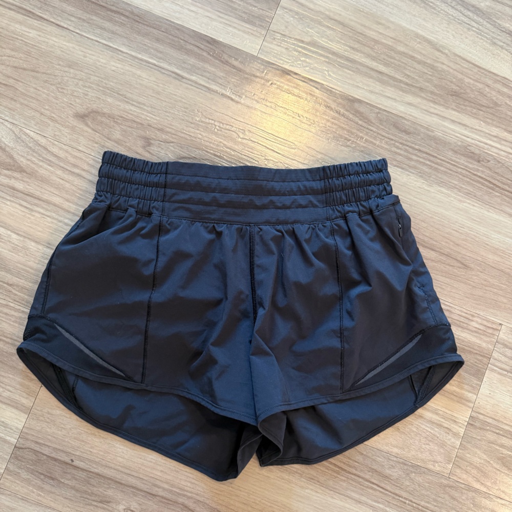 Lululemon Hotty Hot Shorts (Size 4)